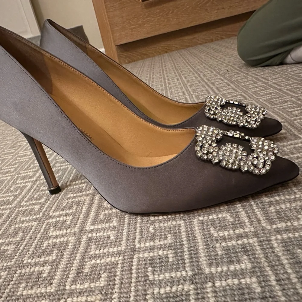 New Manolo Blahnik Hangisi Pump Satin Grey - Picture 4 of 8